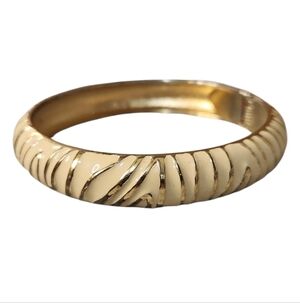 Cloisonné Cream Enamel Goldtone Hinged Bangle Bracelet